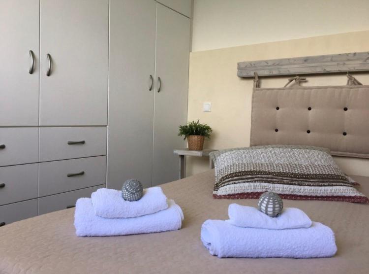 Kasteli Suite Poros Town ภายนอก รูปภาพ