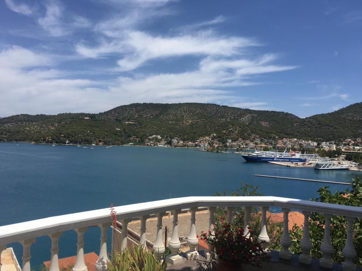Kasteli Suite Poros Town ภายนอก รูปภาพ
