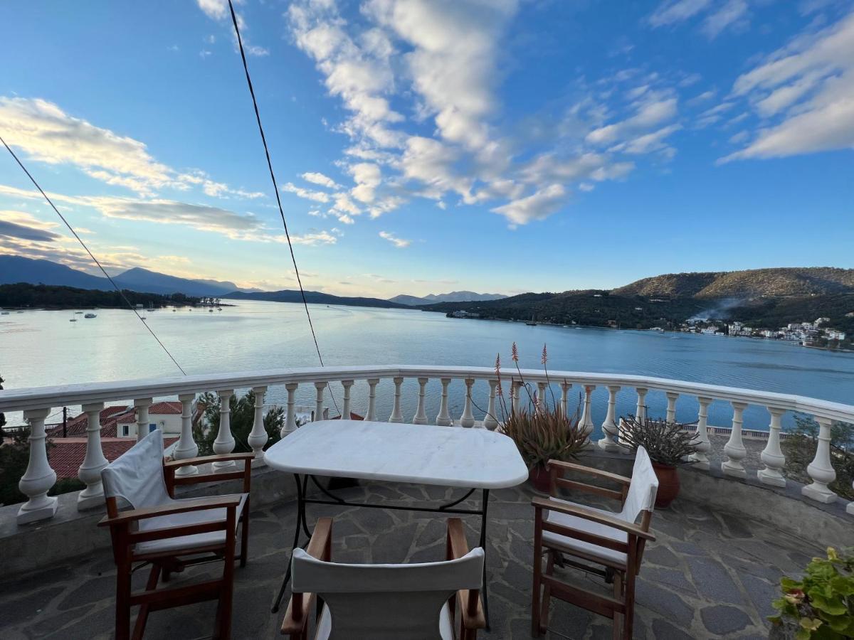 Kasteli Suite Poros Town ภายนอก รูปภาพ